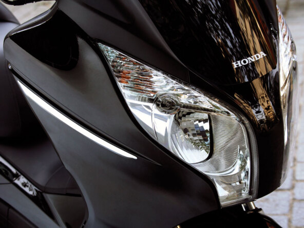 Honda FES125A S-Wing 125